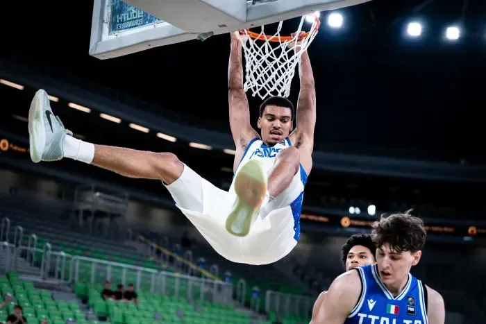 EuroBasket U20 : Oscar Wembanyama et ses coéquipiers étouffent l’Italie