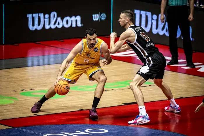 Espagne : Malgré la relégation, Pierre Pelos reste à Gran Canaria
