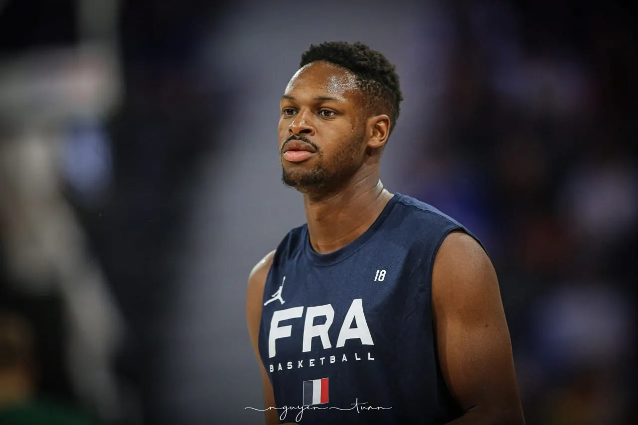 Equipe de France : Elie Okobo forfait, Joël Ayayi en renfort