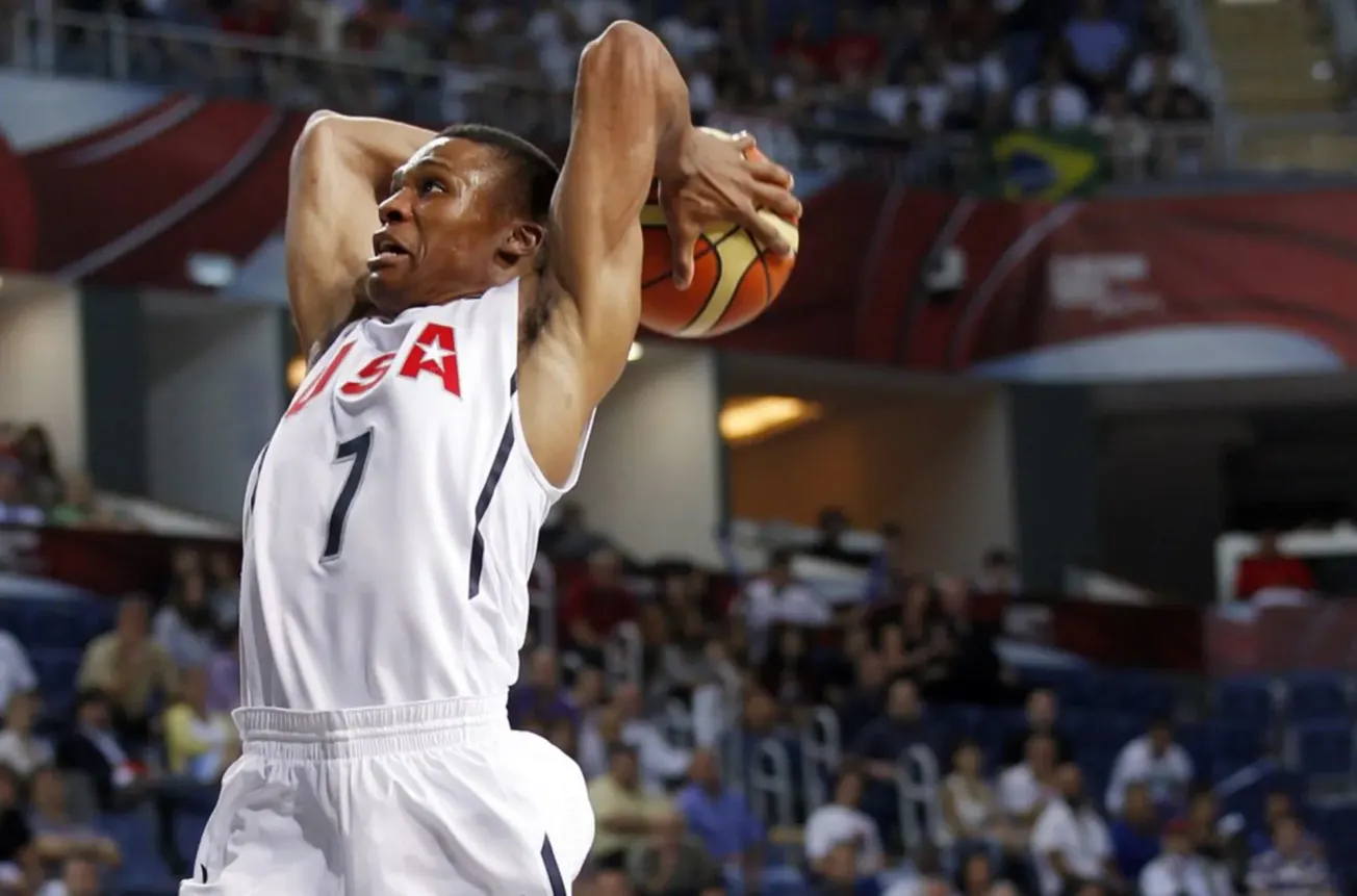 Russell Westbrook en approche de l'Hapoël Tel-Aviv