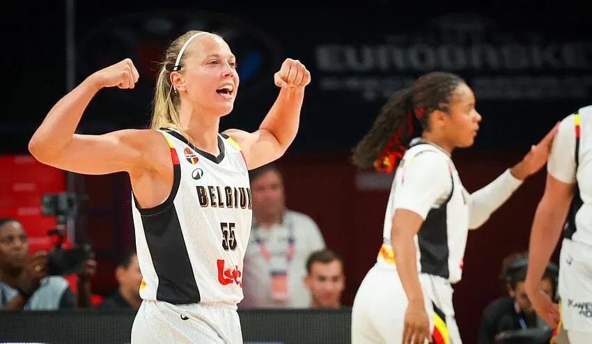 Julie Allemand, meilleure passeuse de l'histoire de la Coupe du monde