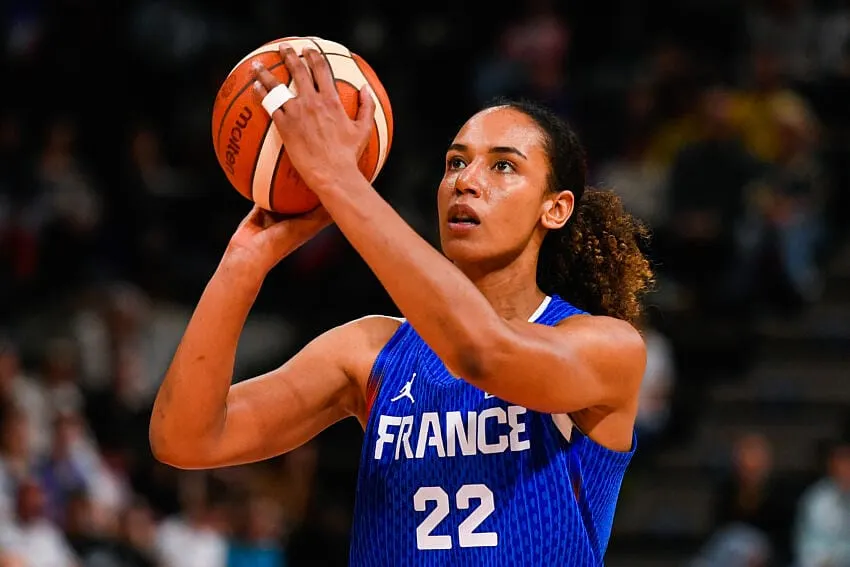 Dans les coulisses de l'équipe de France féminine à la Coupe du monde