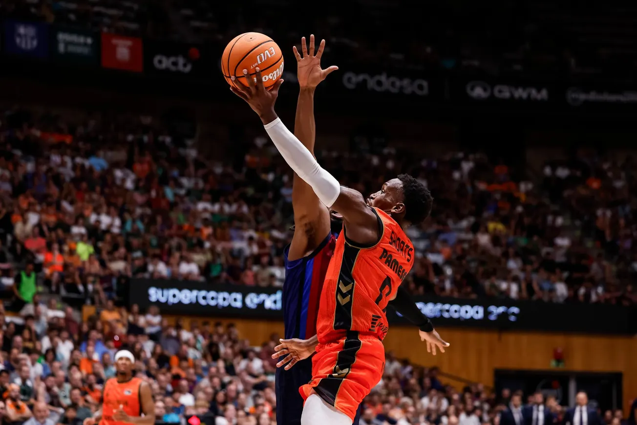 Le Valence de TJ Shorts, Nikola Mirotic et Neal Sacko vainqueur à Besiktas