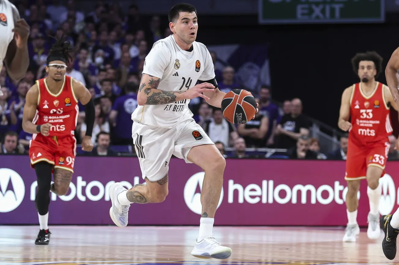 Gabriel Deck, ailier du Real Madrid, ballon en main lors du match d'Euroleague contre l'Étoile Rouge de Belgrade à la Movistar Arena de Madrid, le 16 avril 2026