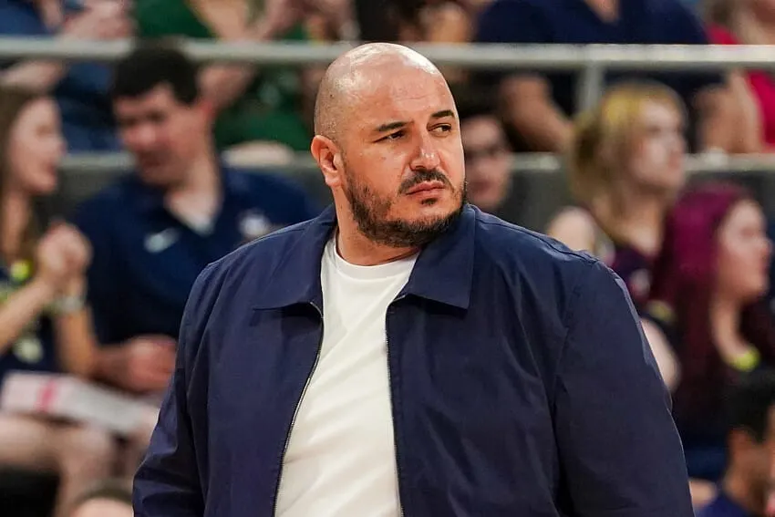 WNBA : Rachid Méziane conserve son poste de coach en déménageant à Houston