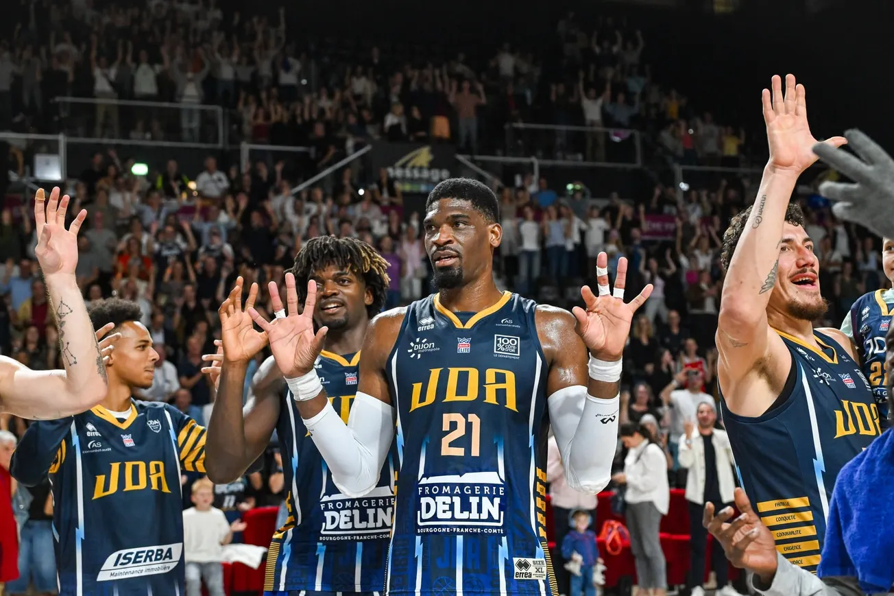 Shevon Thompson (JDA Dijon) se réjouit en fin de match contre Strasbourg en Betclic Élite, le 25 septembre 2026 au Palais des sports Jean-Michel-Geoffroy de Dijon