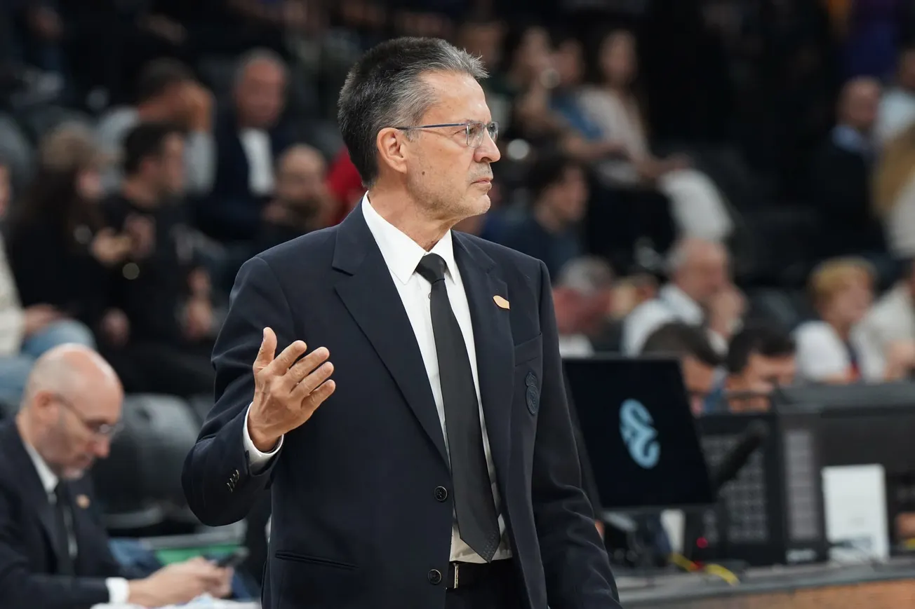 Pedro Martinez, entraîneur du Real Madrid, lors du match d'Euroleague Anadolu Efes-Real Madrid à Istanbul, le 29 septembre 2026