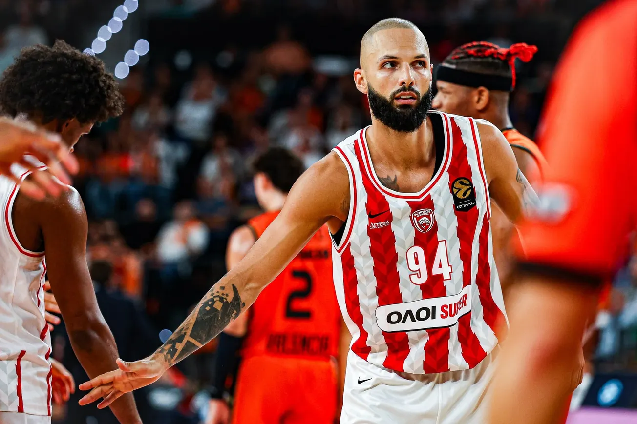 Evan Fournier (Olympiakos) lors du match Valencia Basket contre Olympiakos, 5e journée d'Euroleague, à la Roig Arena de Valence le 13 octobre 2026.