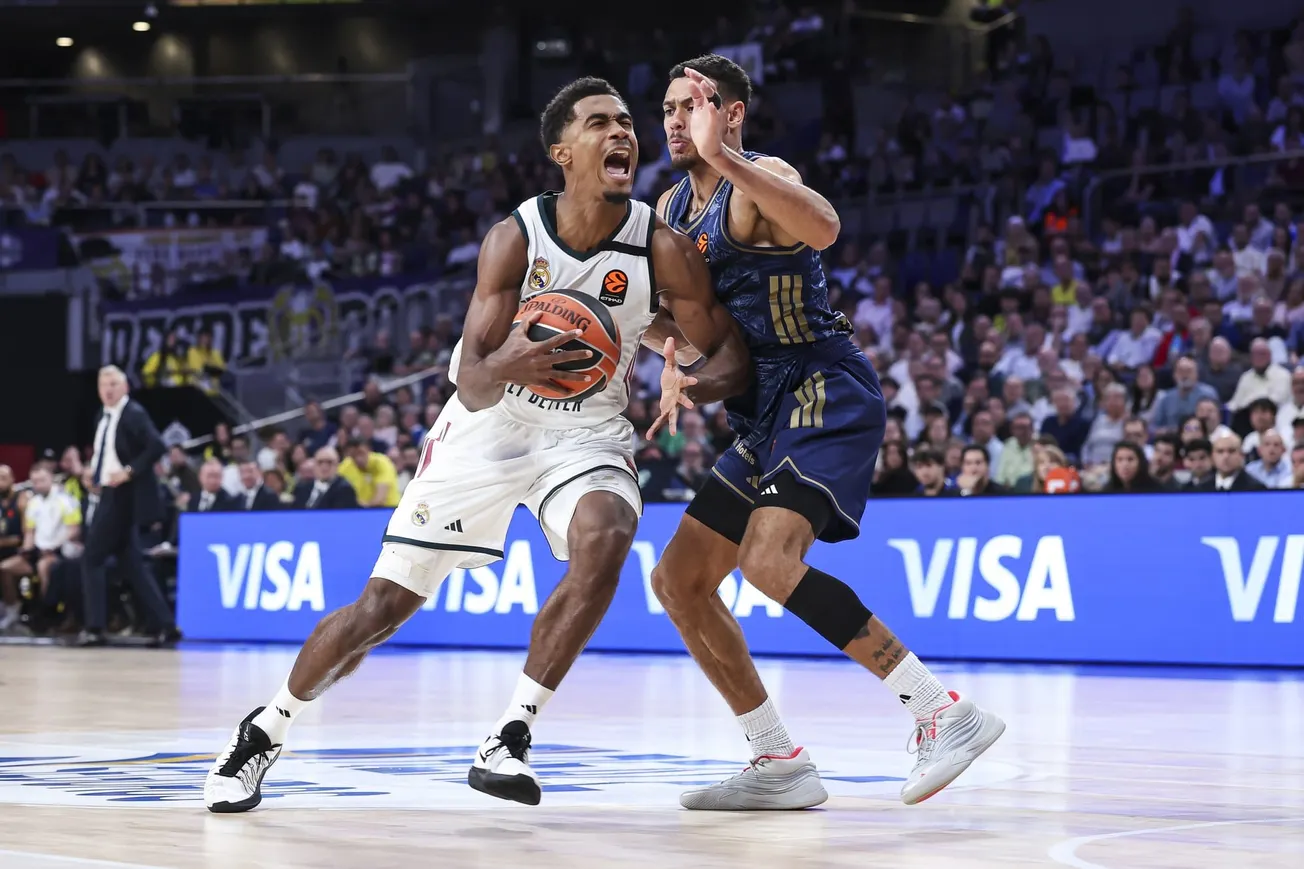Théo Maledon (Real Madrid) face à Shavon Shields (Fenerbahçe) lors du match d'Euroleague Real Madrid-Fenerbahçe au Movistar Arena de Madrid, le 29 octobre 2026