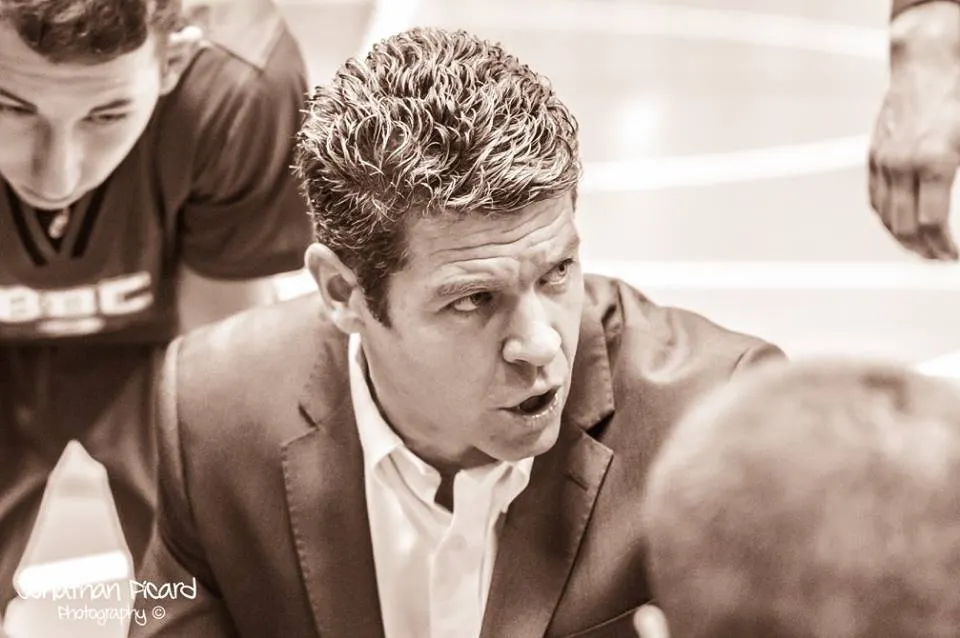 L’ancien coach de Dijon remporte le championnat suisse