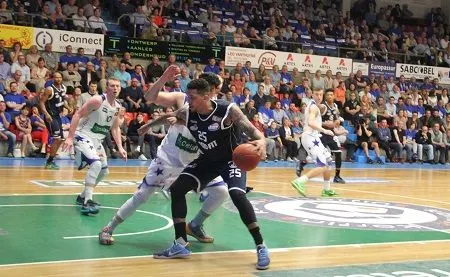 Belgique: Ostende affrontera Alost en finale