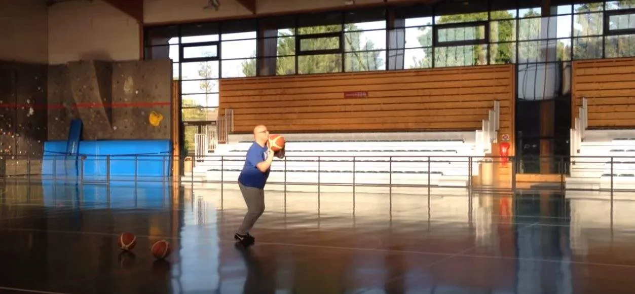 Vidéo : Mehdi Belouahrani dans ses œuvres