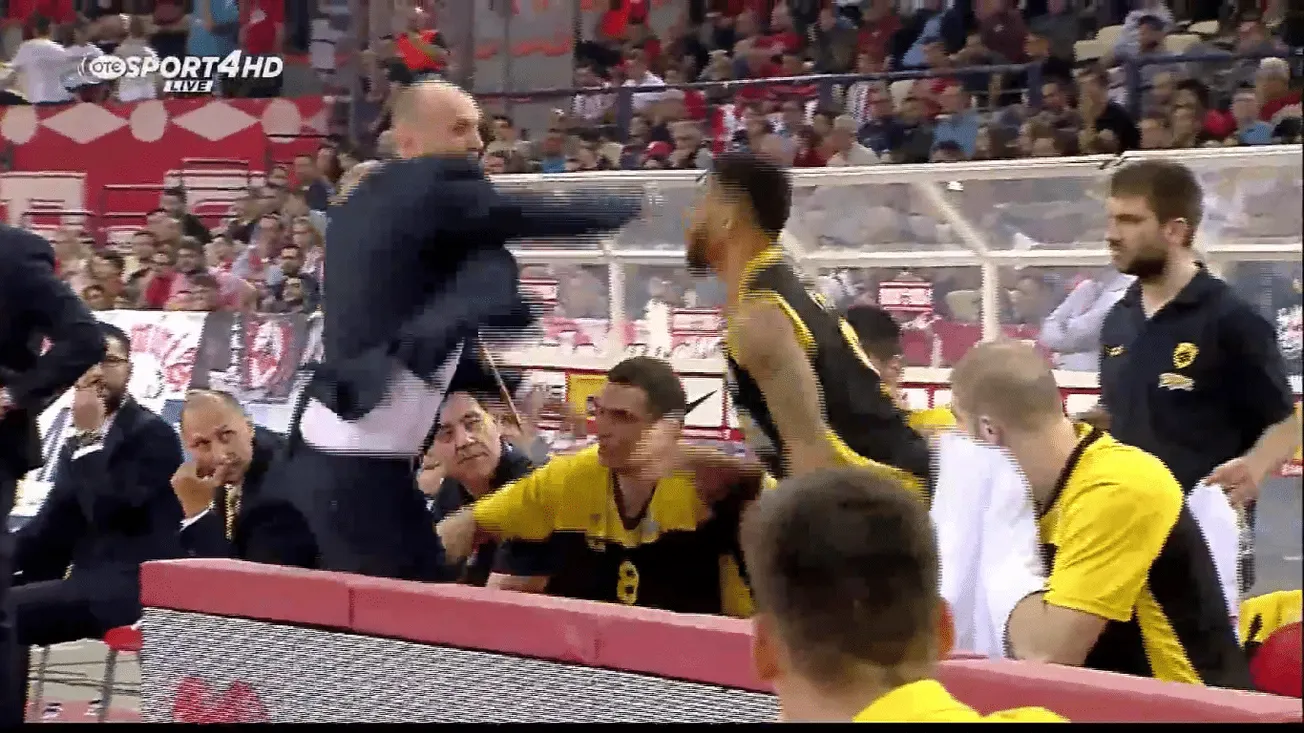 Taurean Green à deux doigts de se faire gifler par son coach !