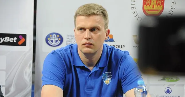 Darius Adomaitis et la règle du joueur israélien toujours sur le terrain