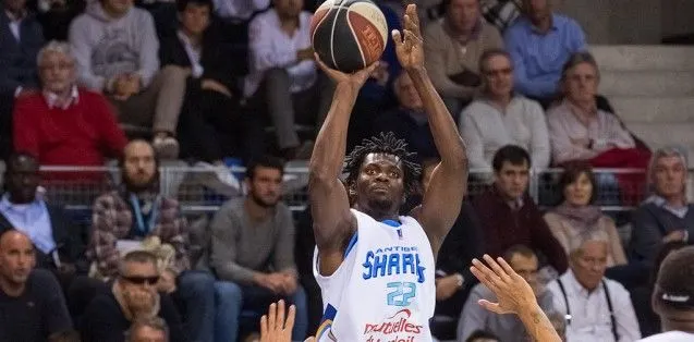 Jeep® ÉLITE : saison terminée pour Max Kouguere (Antibes)
