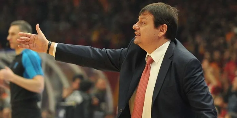 Turquie – Egin Ataman (Anadolu Efes) refuse de participer au Match 2 de la finale