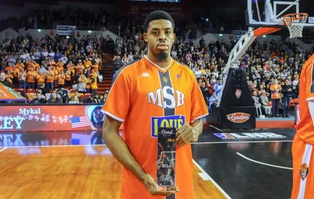 Vidéos: DJ Stephens (Le Mans) s’envoie en l’air