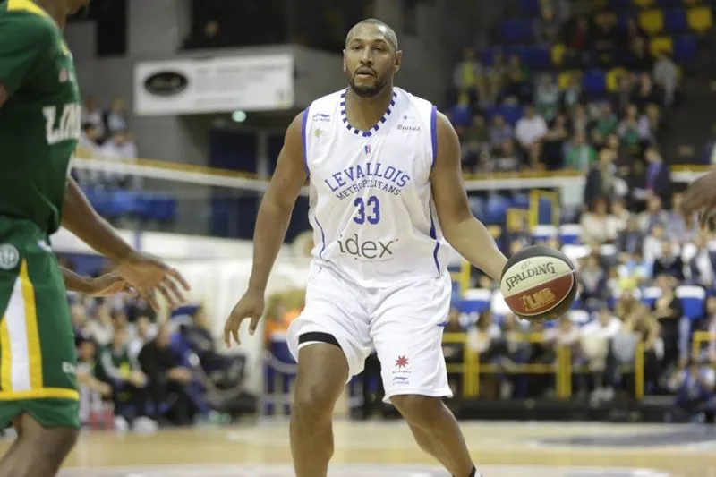 Boris Diaw rejoint la Marine !