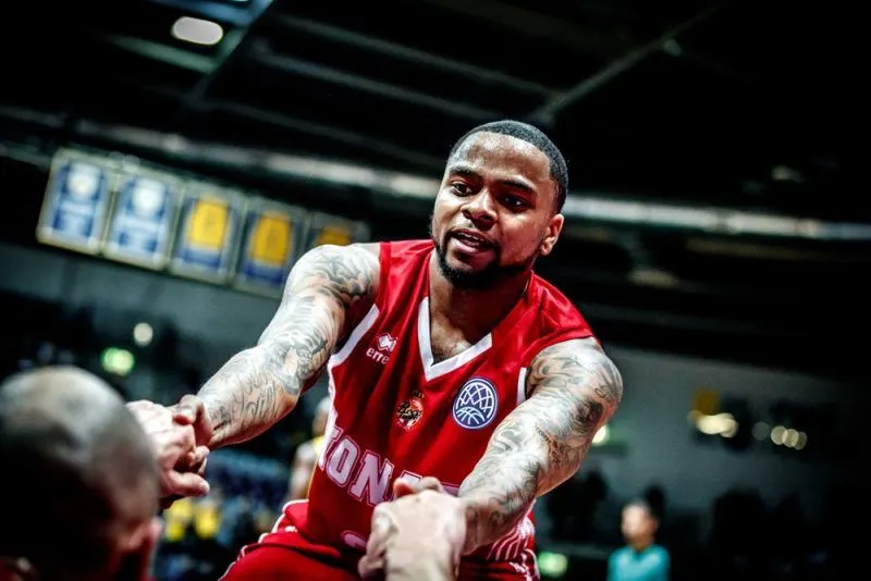 Jeep® ÉLITE : DJ Cooper quitte Monaco !