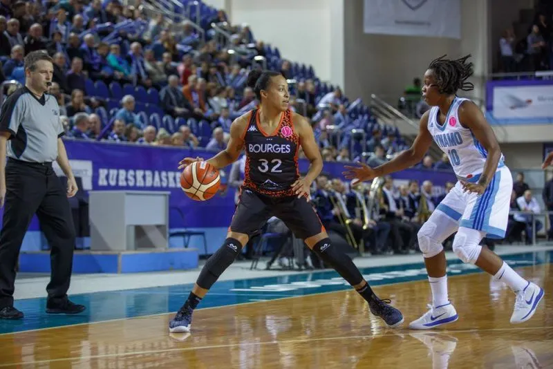 La phrase – KB Sharp: « J’adore les Etats-Unis, mais j’ai honte pour mon pays »