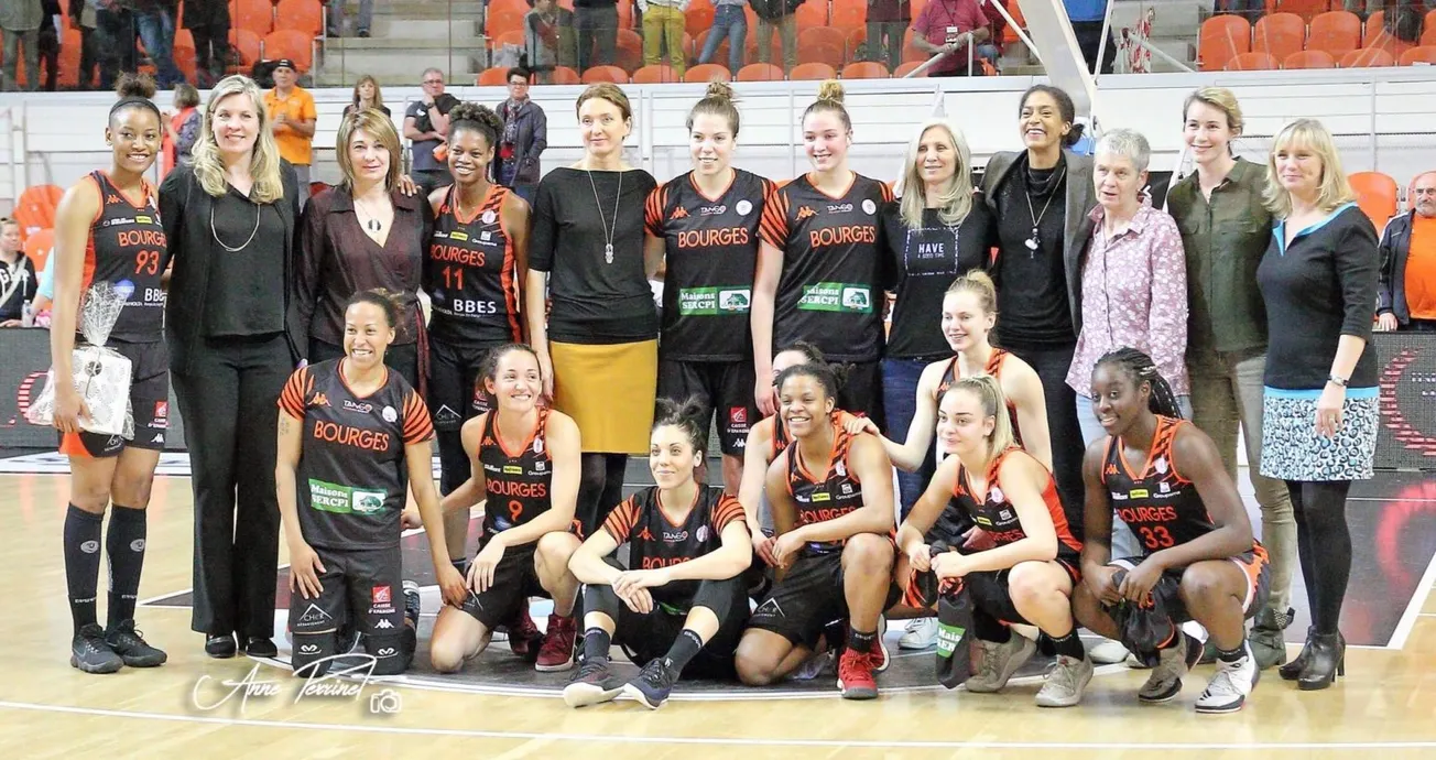 LFB: Bourges a honoré ses joueuses et coaches de légende