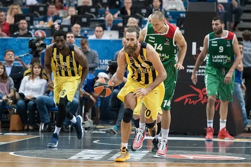 Milan : Ettore Messina vise Luigi Datome et Brad Wanamaker