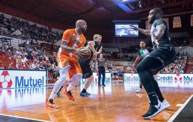 Le Mans : Romeo Travis suspendu un match ferme