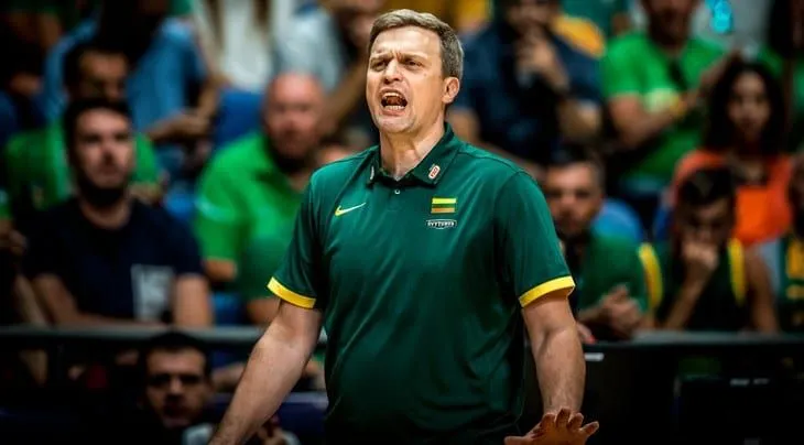 Lituanie: Le coach Dainus Adomaitis a reçu une offre 3 fois inférieure au contrat initial !