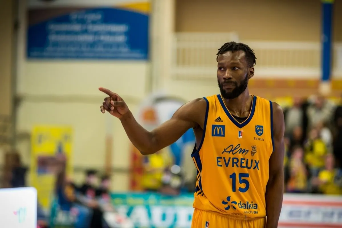 Jeep® ÉLITE : deux nouvelles signatures pour Roanne