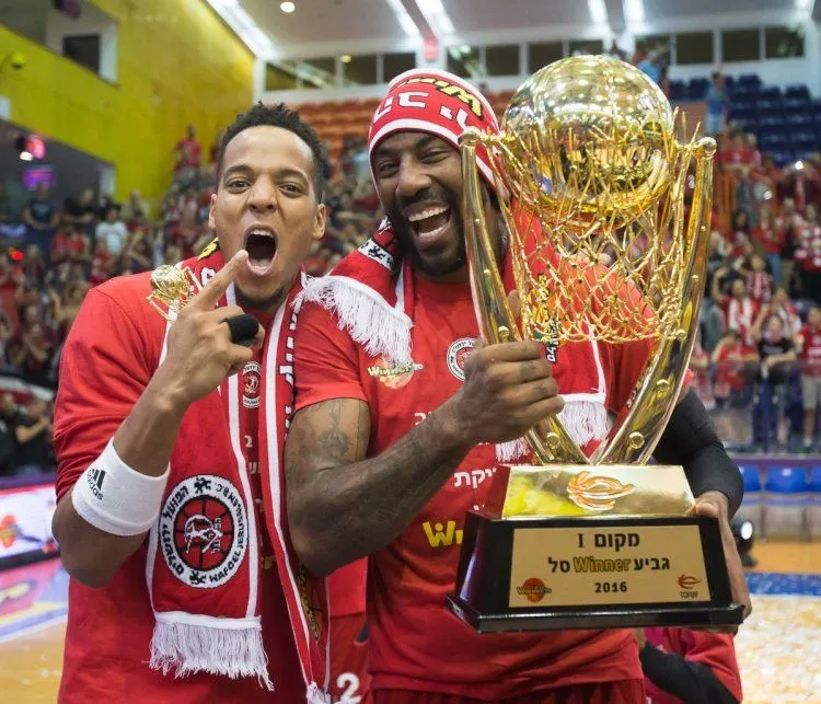 L’ancienne star de NBA, Amar’e Stoudemire sort de sa retraite et retourne à l’Hapöel Jerusalem