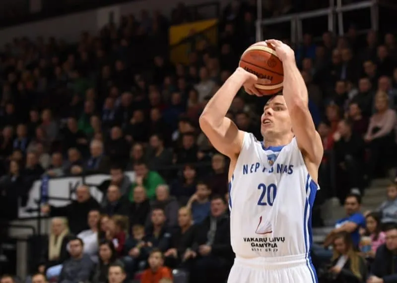 Jeep Élite : le shooteur Jimmy Baron vers le CCRB