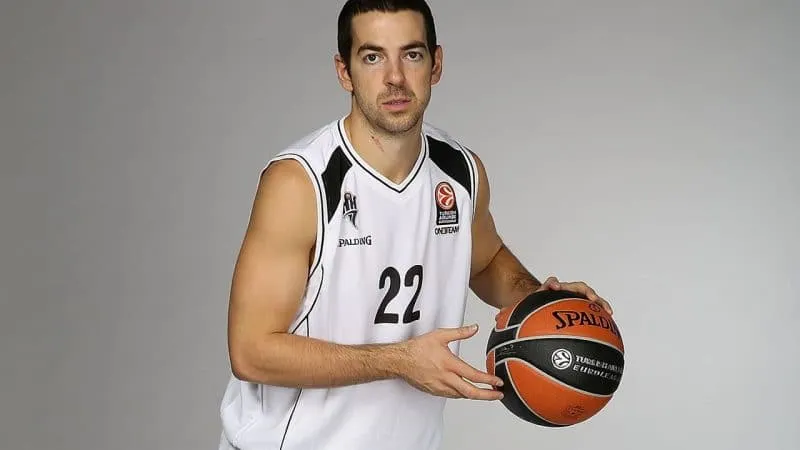 Taylor Rochestie vers la Chine