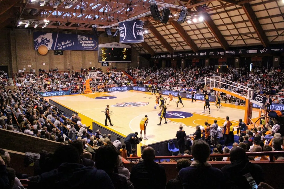 Une banderole insultante provoque un malaise lors de l’Opalico, Gravelines – Le Portel