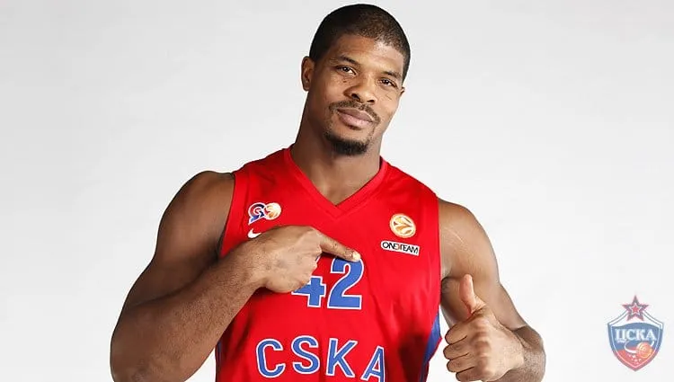 Kyles Hines (CSKA) : « Nous sommes au même niveau que la NBA dans les années 60 »