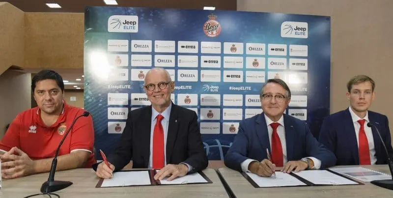 Vidéo: Sasa Filipovski parle (déjà) français !