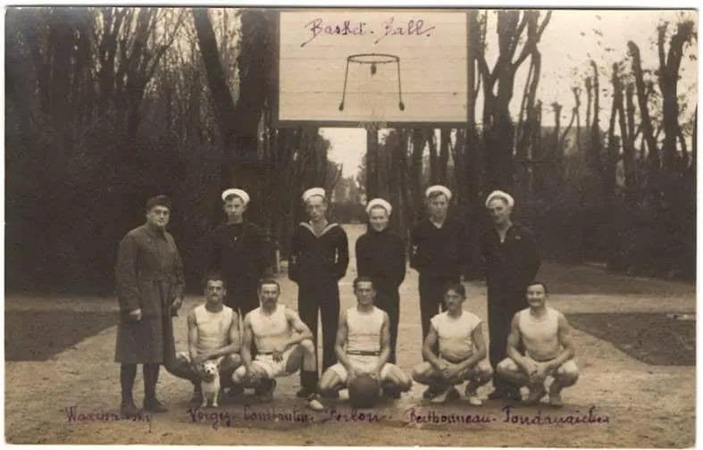 Français et Américains: Cette photo a exactement 100 ans