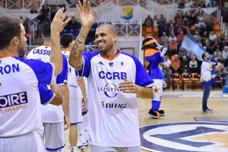 Vidéo: Le panier au buzzer de Blake Schilb (Châlons-Reims) sous un angle spectaculaire