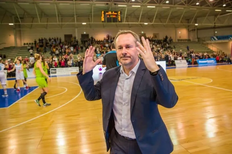 Emmanuel Coeuret: des filles de Nantes aux garçons du Paris Basket-ball