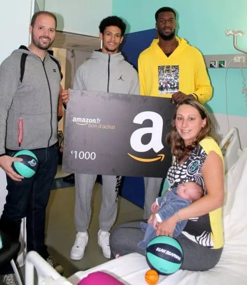 Quelques heures après une gamelle sur le parquet du palais des sports de Pau, elle accouche d’un garçon!