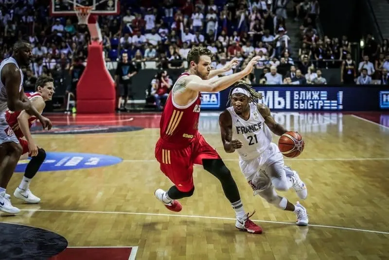 Vidéo: Les Bleus en préparation à Nanterre avant le départ en République Tchèque
