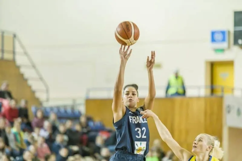 Equipe de France – Bria Hartley: « Ma famille m’a racontée combien la France était un pays magnifique »