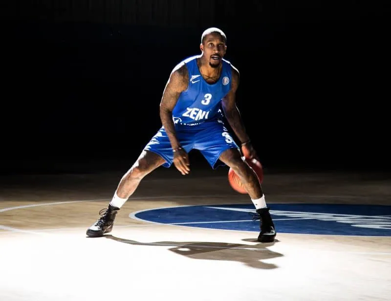 Russie: « Plus jamais je ne jouerai pour une équipe dans laquelle le père entraîne le fils! » écrit Brandon Jennings