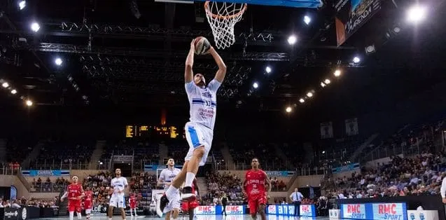 [REDIFF] Spécial Salaires – Antibes : Les sans-grade, sans le sou