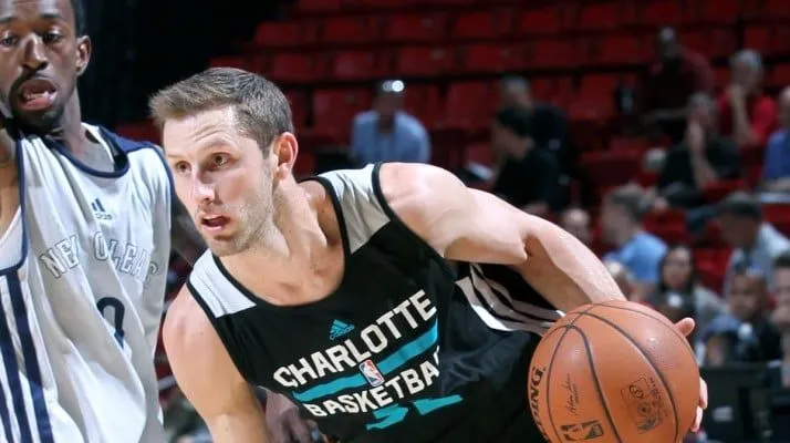 Pau est toujours dans l’attente d’une décision quant à la prolongation du contrat de Mickey McConnell