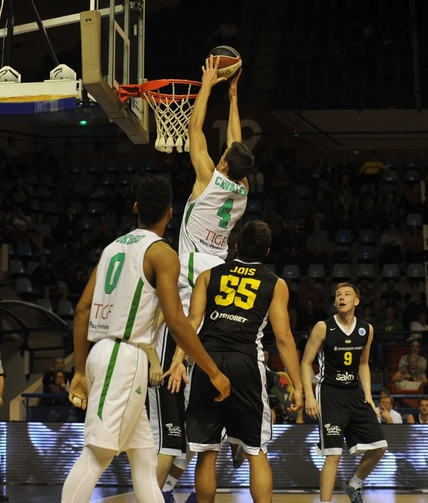 Léo Cavalière officialise son départ de Pau pour Strasbourg