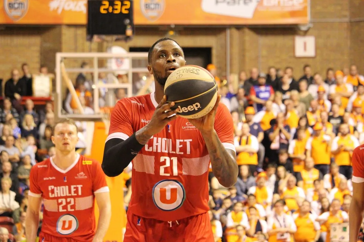 Jeep® ÉLITE : Frank Hassell prolonge avec Cholet pour le reste de la saison