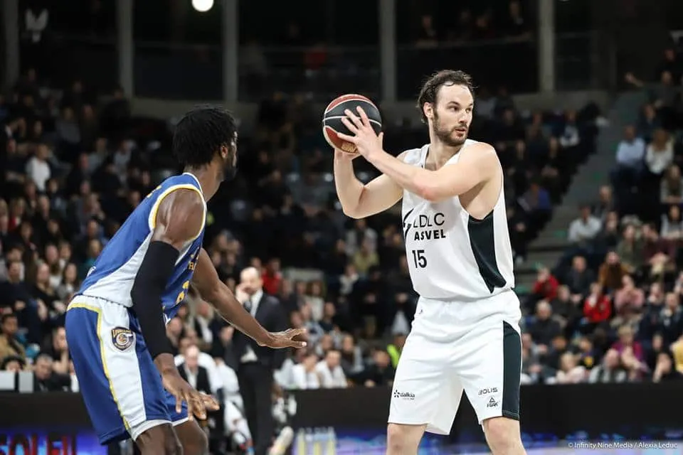 En direct avec Miro Bilan (ASVEL) : « Je suis fan de Tim Duncan »