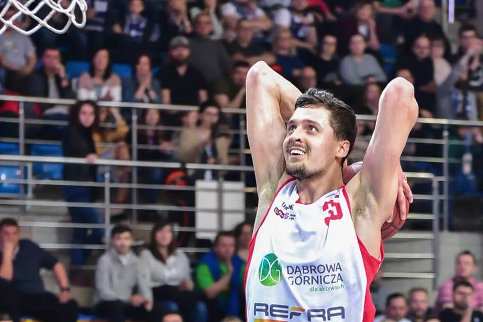 Coupe du monde: Mathieu Wojciechowski, Aaron Cel et AJ Slaughter avec la Pologne