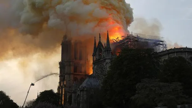 Les basketteurs français font part de leur émotion après l’incendie de Notre Dame de Paris