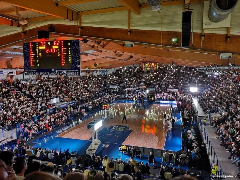 La photo: La Halle André-Vacheresse pour le derby Roanne/Saint-Chamond